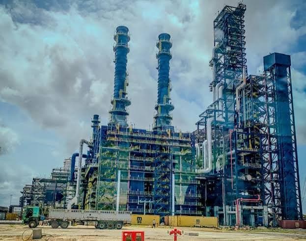 Distillation towers